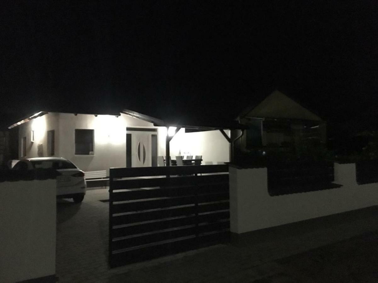 Tisza Dream Apartman Tiszakecske Exterior photo